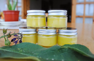 Unguento a base di miele ed eucalipto