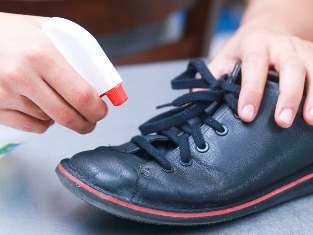 come trattare le scarpe